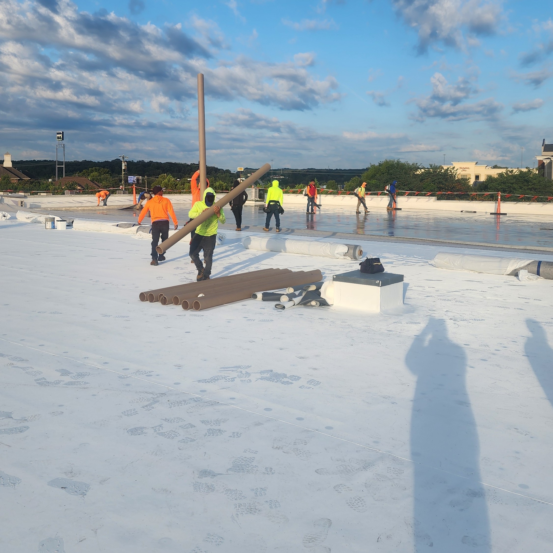 Extreme Roofing of Chattanooga team member on a roofing project